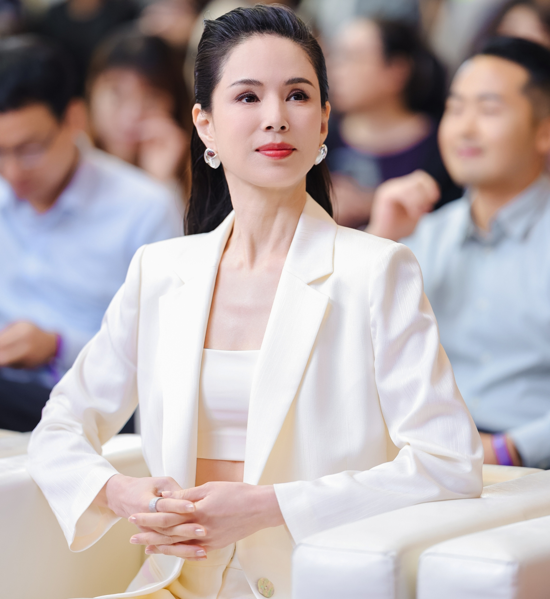 Càng nhìn Tiểu Long Nữ đẹp nhất màn ảnh càng thấy không giống con người- Ảnh 3.