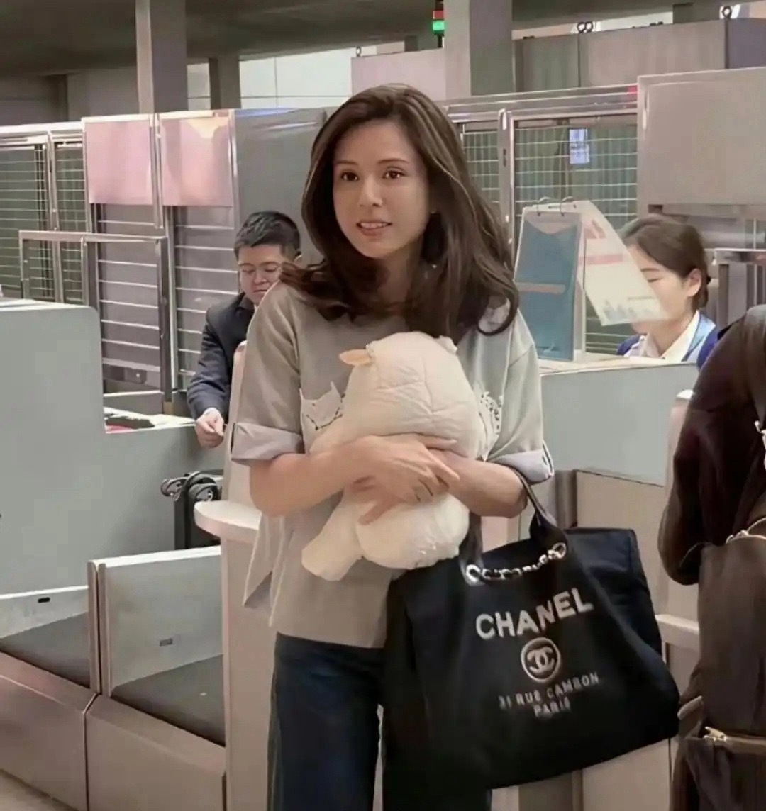 Càng nhìn Tiểu Long Nữ đẹp nhất màn ảnh càng thấy không giống con người- Ảnh 10.