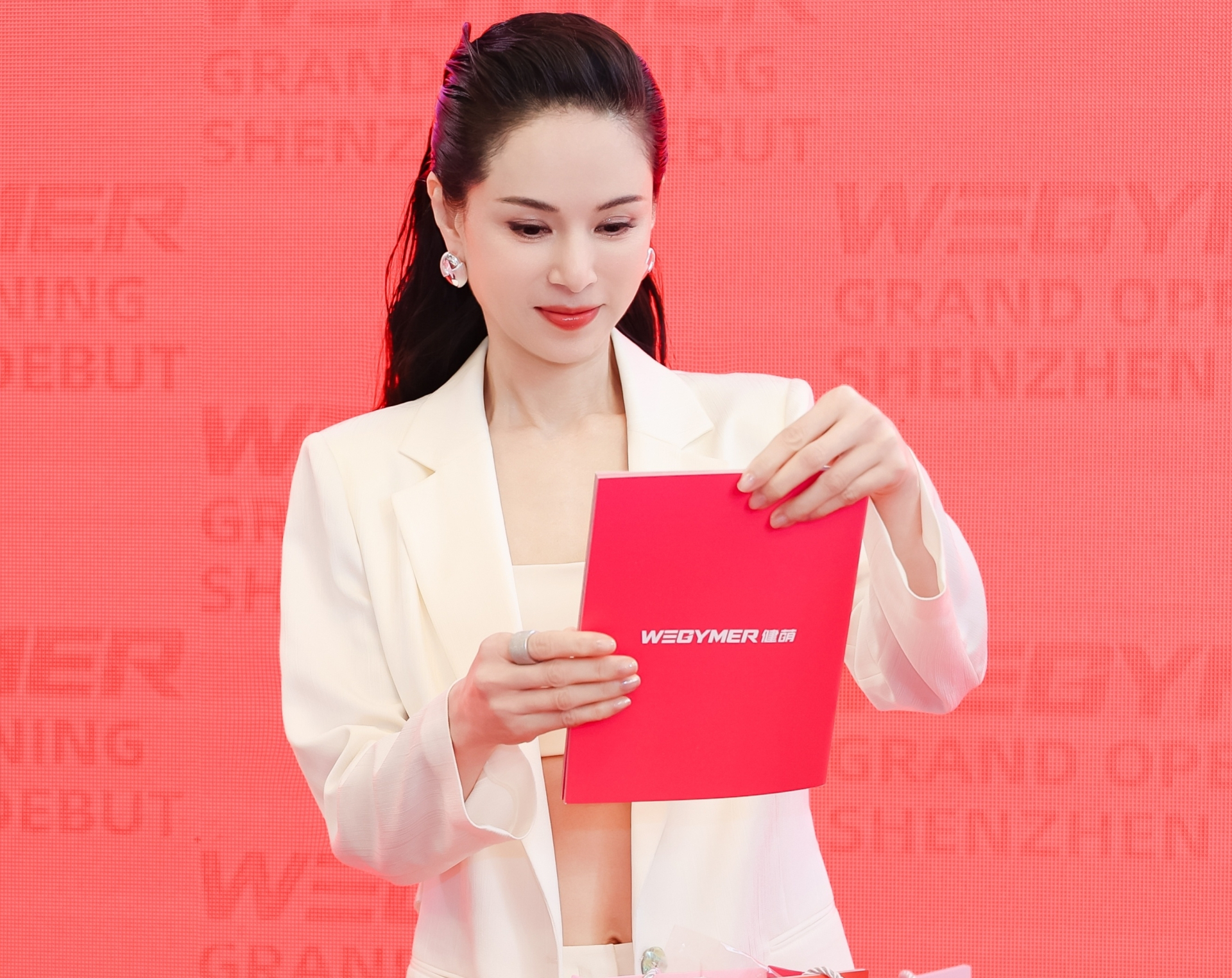 Càng nhìn Tiểu Long Nữ đẹp nhất màn ảnh càng thấy không giống con người- Ảnh 7.