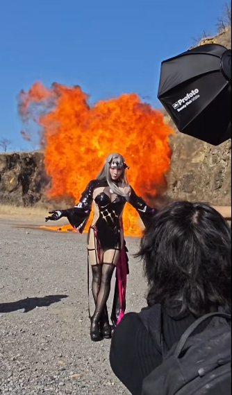 Hậu trường "cháy nổ" từ một buổi chụp hình của nữ coser nổi tiếng, đầu tư cỡ này bảo sao không khiến người xem mê mẩn?- Ảnh 2.