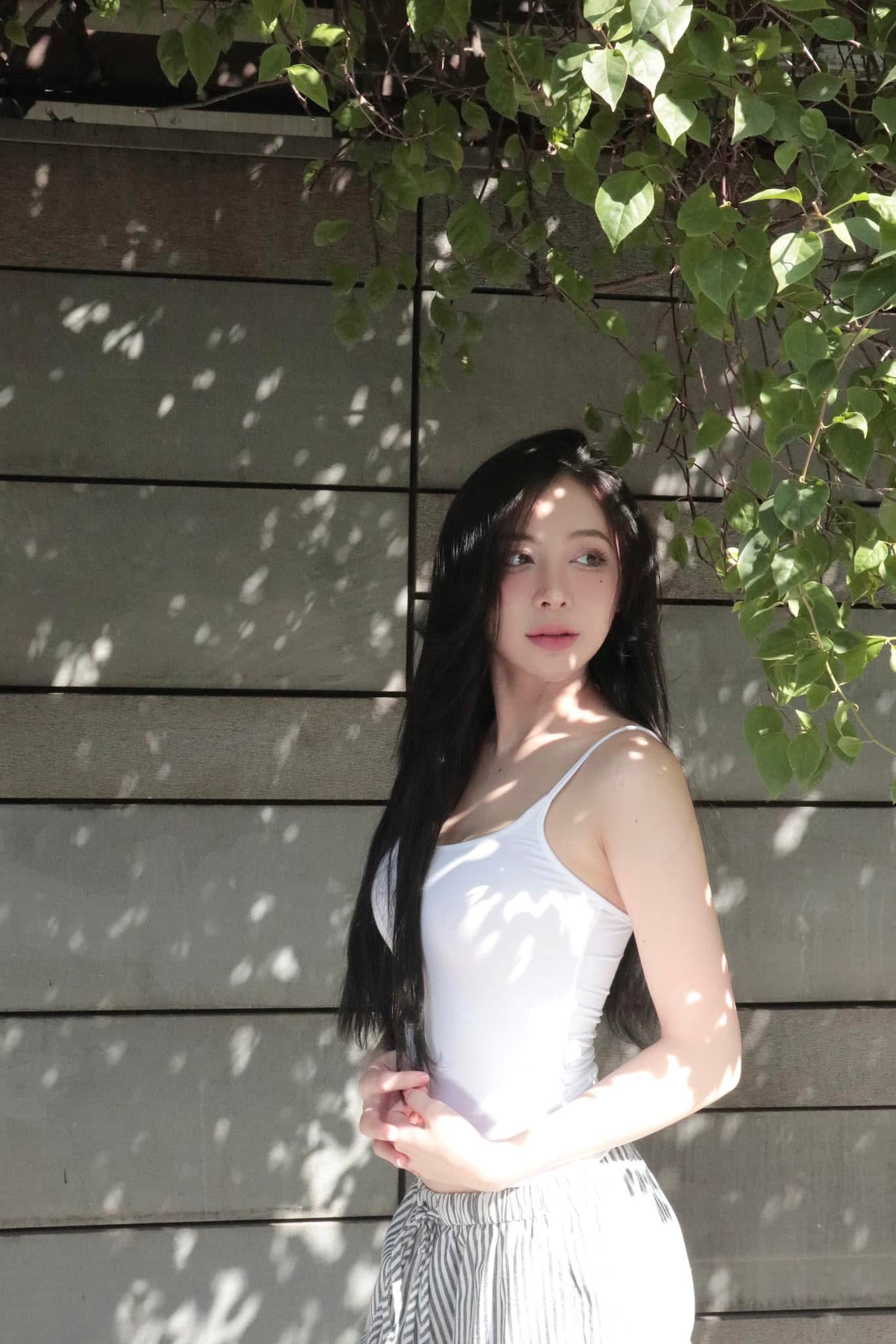 Say lòng trước khoảnh khắc "nàng thơ" bên giá vẽ, vẻ đẹp thanh tao hút hồn mọi ánh nhìn- Ảnh 6.