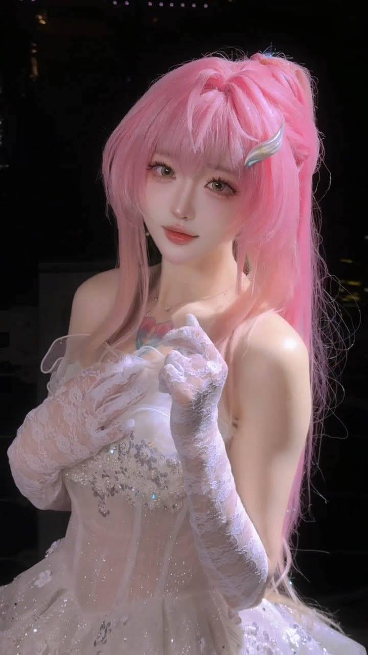 Bị mẹ bắt đi xem mắt với "bộ đồ đắt nhất", coser xinh đẹp mặc luôn “chiến giáp” khiến fan bật cười- Ảnh 1. Bị mẹ bắt đi xem mắt với "bộ đồ đắt nhất", coser xinh đẹp mặc luôn “chiến giáp” khiến fan bật cười- Ảnh 1.