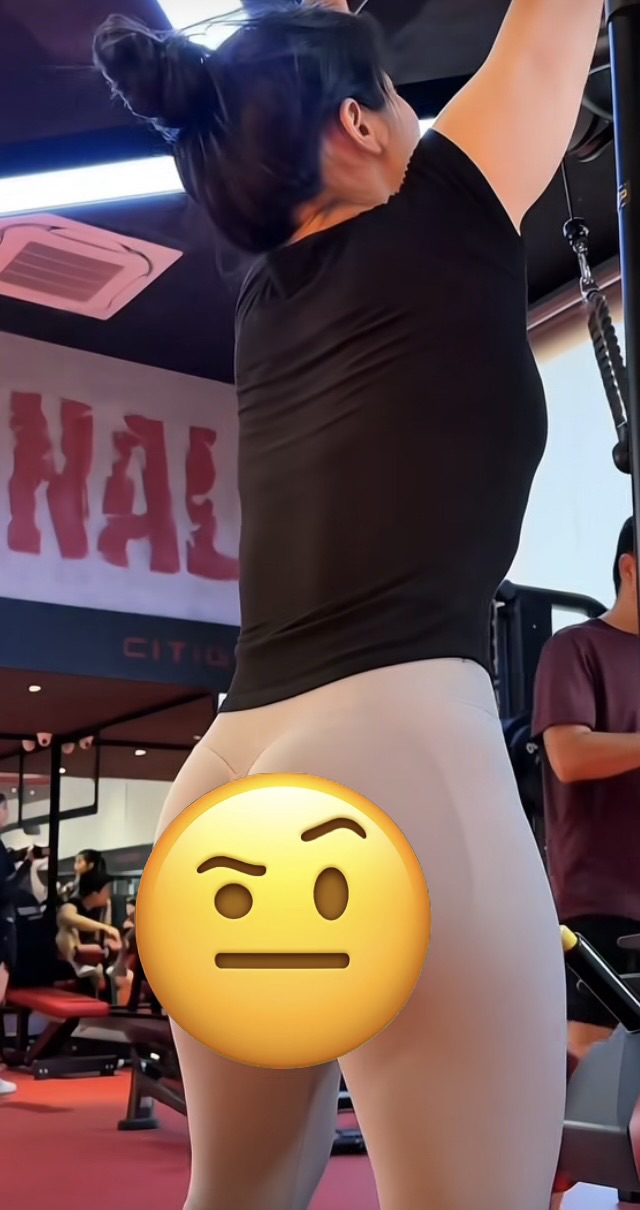Bất chấp chỉ trích, chẳng ngại thị phi, cô gái phòng gym diện đồ hớ hênh để gắn link bán hàng?- Ảnh 1. Bất chấp chỉ trích, chẳng ngại thị phi, cô gái phòng gym diện đồ hớ hênh để gắn link bán hàng?- Ảnh 1.