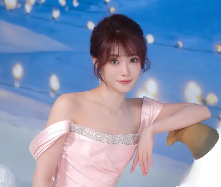 Hậu chia tay, tình trạng của nữ MC danh tiếng LPL khiến nhiều người lo ngại- Ảnh 1. Hậu chia tay, tình trạng của nữ MC danh tiếng LPL khiến nhiều người lo ngại- Ảnh 1.