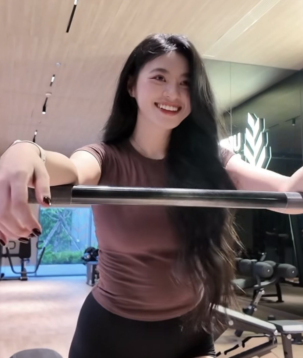 Trâm Anh gây "sốt" với nụ cười thiên thần- Ảnh 1.