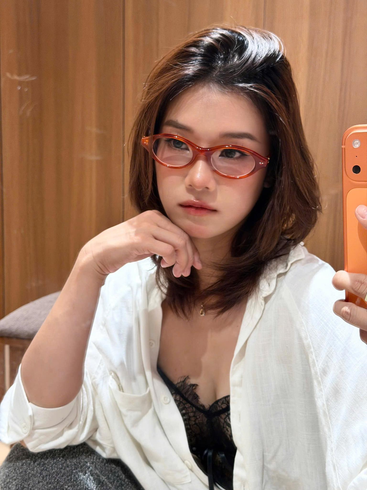 Hoàng Yến Chibi thả ảnh "hững hờ", fan không khỏi thích thú gật gù tán dương- Ảnh 2.