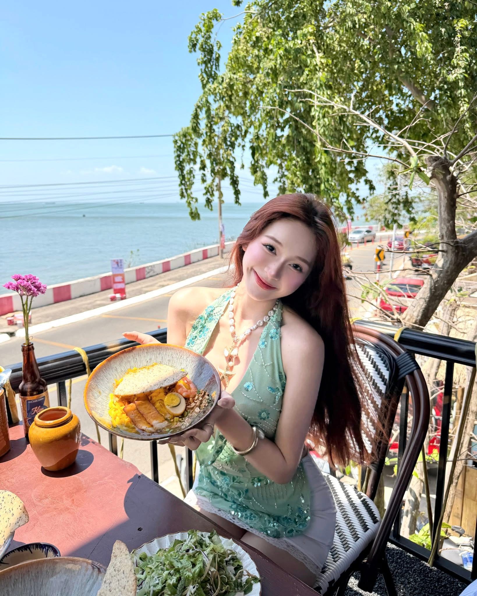 Sau màn diện đồ Siêu nhân hồng tại Concert, hot girl lại khiến cộng đồng mạng bất ngờ- Ảnh 8.