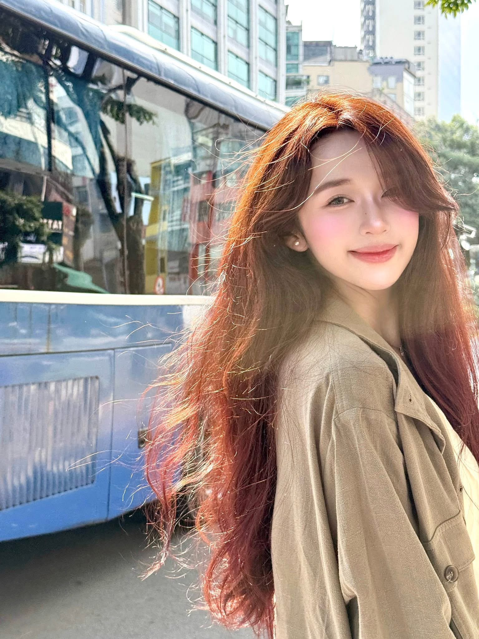 Sau màn diện đồ Siêu nhân hồng tại Concert, hot girl lại khiến cộng đồng mạng bất ngờ- Ảnh 4.