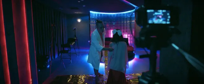 Bạo lực, gợi dục ở phim Việt giờ vàng- Ảnh 2.