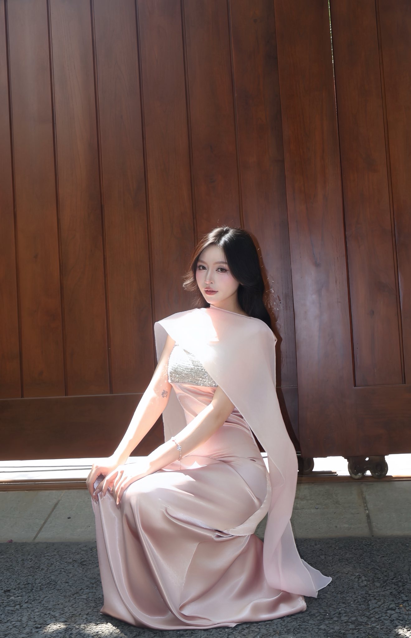 Không thể rời mắt với bộ ảnh "đón nắng hè" của nàng mẫu Sài thành, khiến triệu anh em "rụng rời" mê đắm- Ảnh 5.