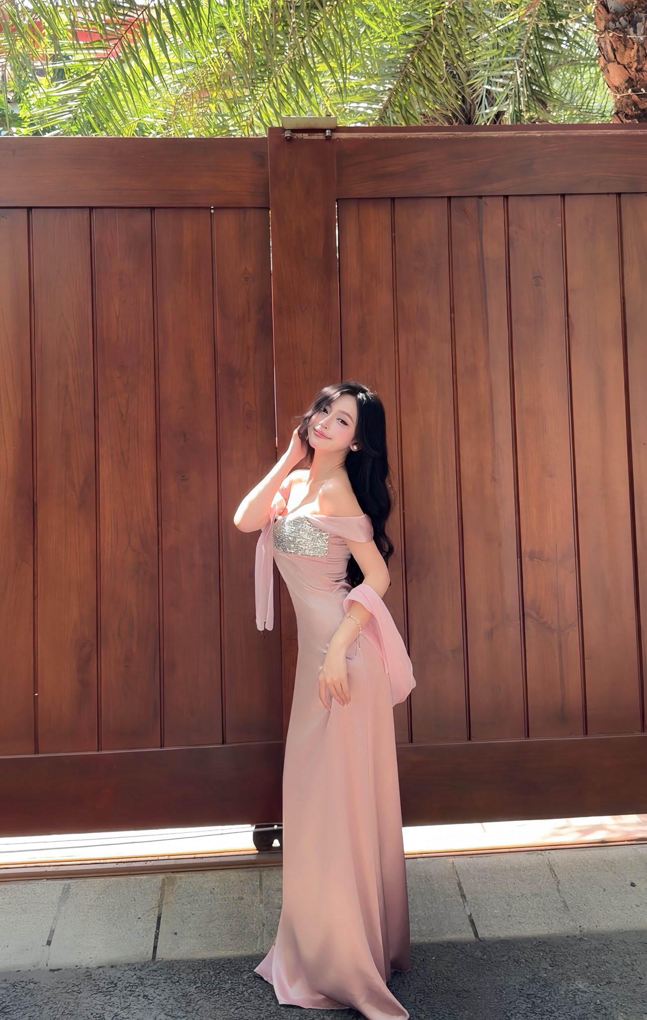 Không thể rời mắt với bộ ảnh "đón nắng hè" của nàng mẫu Sài thành, khiến triệu anh em "rụng rời" mê đắm- Ảnh 1.