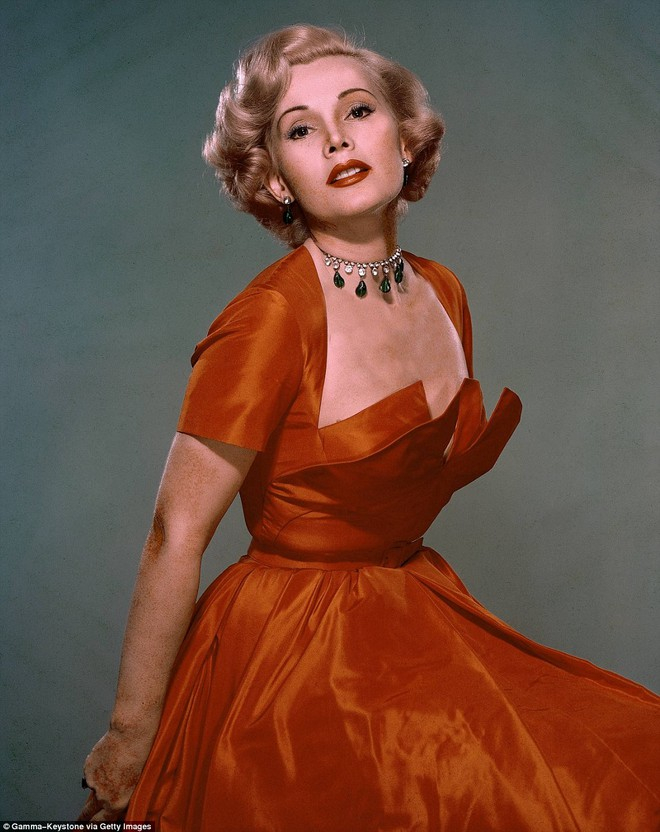 Hoa hậu huyền thoại ly hôn tận 9 lần: 