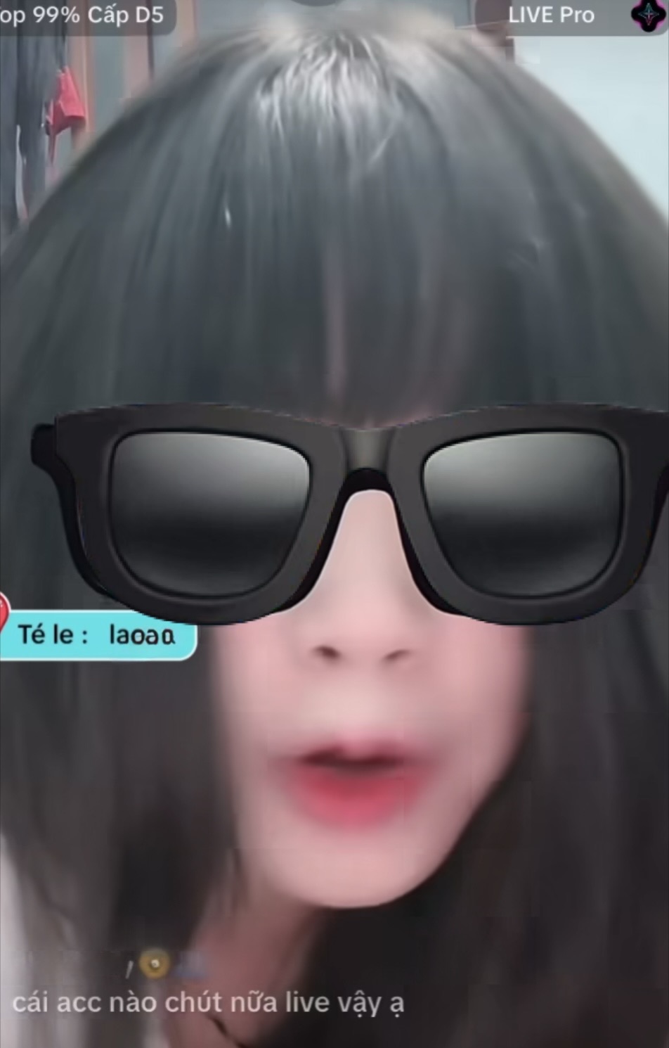 Livestream đầy ám muội ngang nhiên phát sóng, TikTok đang buông lỏng quản lý hay bất chấp để một bộ phận "làm bậy"?- Ảnh 1.