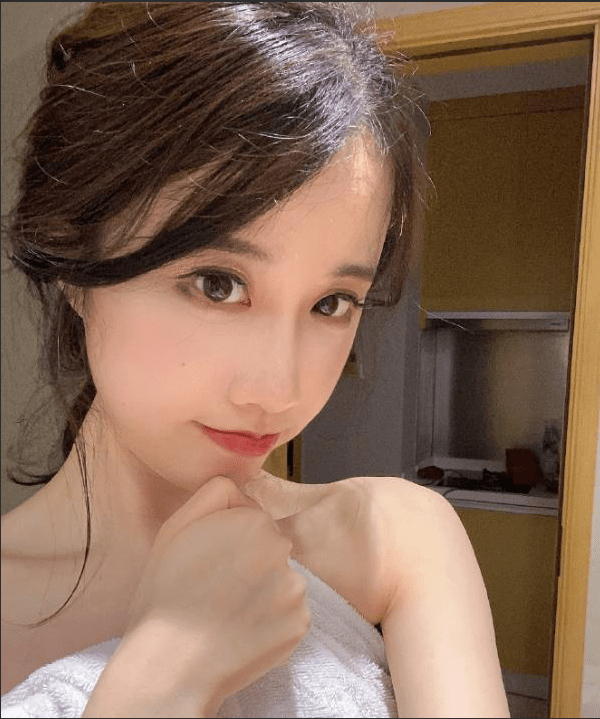 Nữ streamer gợi cảm thừa nhận vẫn độc thân, gây sốc khi tuyên bố đang "lãng phí gen tốt của mình"- Ảnh 3.