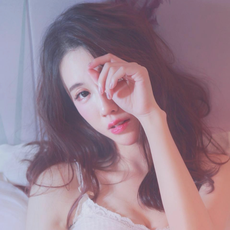 Nữ streamer gợi cảm thừa nhận vẫn độc thân, gây sốc khi tuyên bố đang "lãng phí gen tốt của mình"- Ảnh 6.