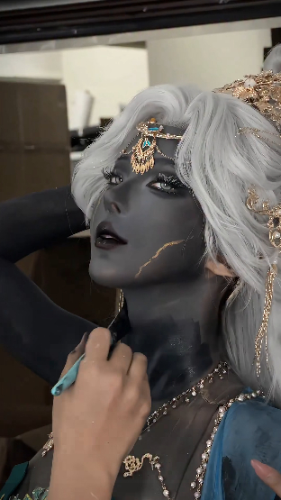 Hóa ra, các coser đã phải "hy sinh" vì nghệ thuật như thế này- Ảnh 4.