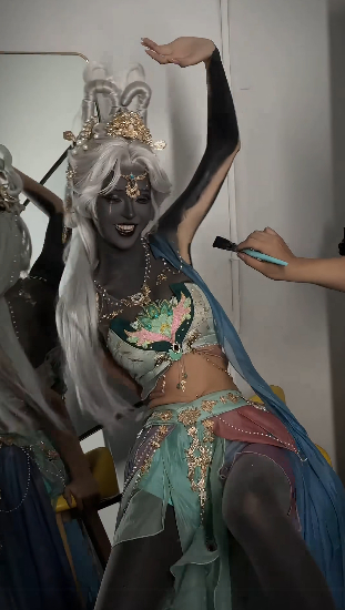 Hóa ra, các coser đã phải "hy sinh" vì nghệ thuật như thế này- Ảnh 2.