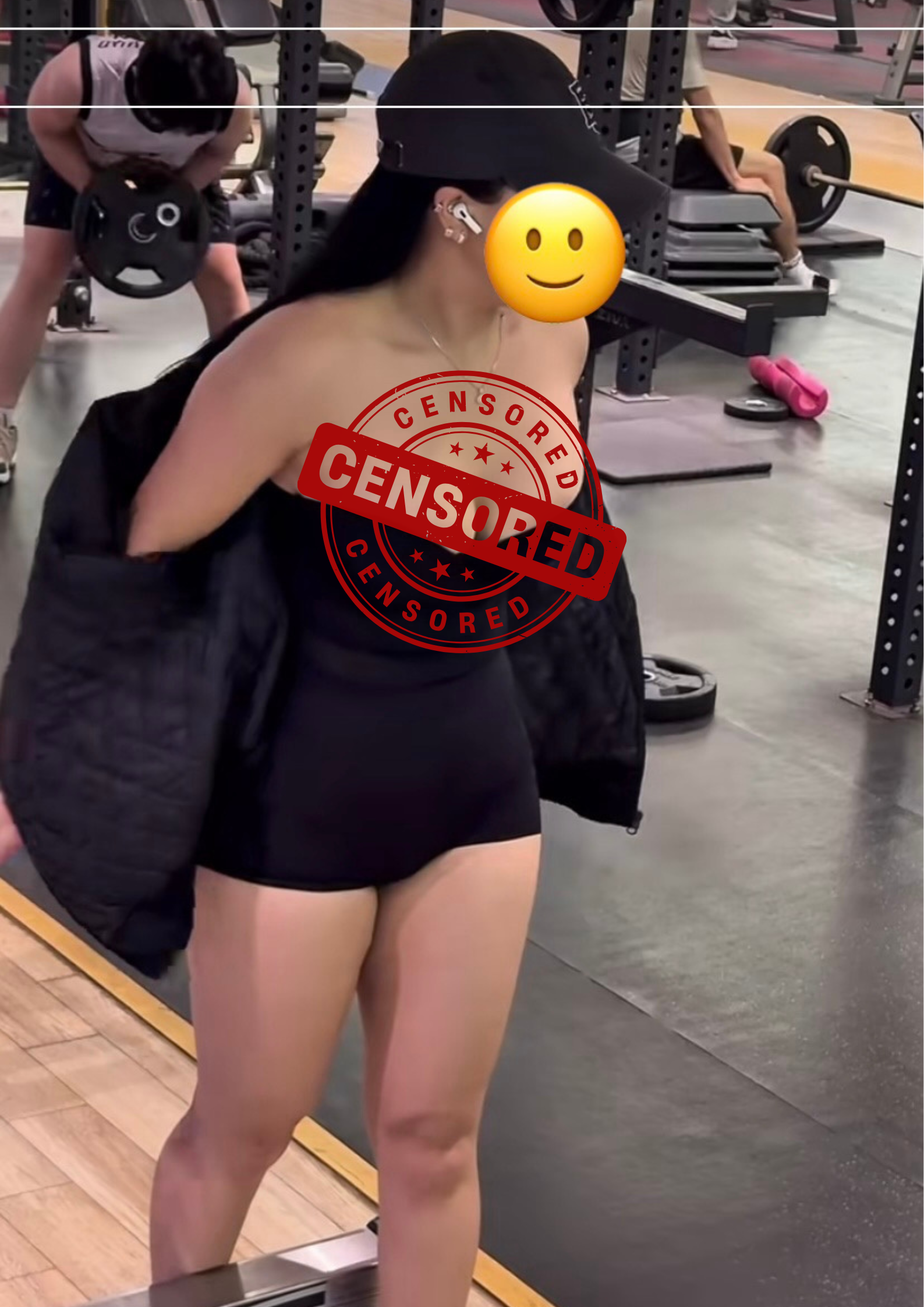 Bị chỉ trích phản cảm, loạt clip gây phẫn nộ vẫn chiếm sóng, cố tình chỉ để nổi tiếng?- Ảnh 3.