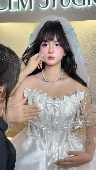 Hóa thành búp bê, hot girl xinh đẹp hút cả triệu view, khiến người xem ngỡ ngàng vi nhan sắc "đỉnh chóp"- Ảnh 5.