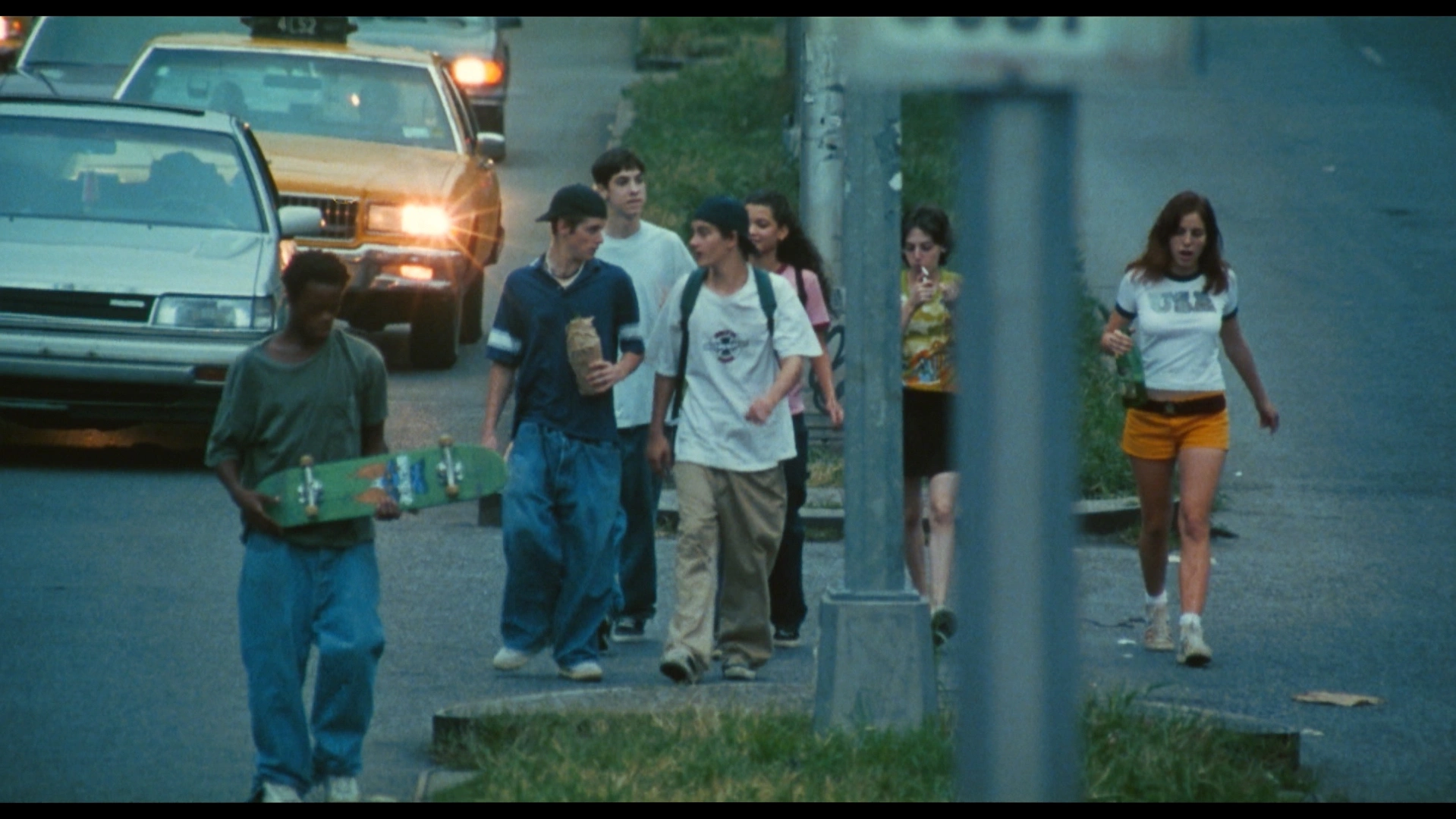 10 bộ phim mác R "điên rồ" nhất lịch sử, có tác phẩm khiến đạo diễn suýt đi tù!- Ảnh 4.