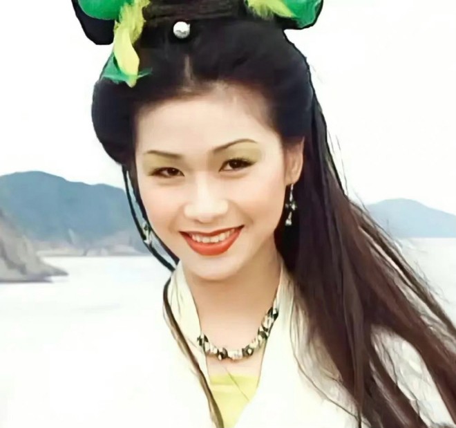 Nhan sắc nữ thần gợi cảm từng khiến màn ảnh Hong Kong "chao đảo" vì những cảnh quay táo bạo- Ảnh 4.