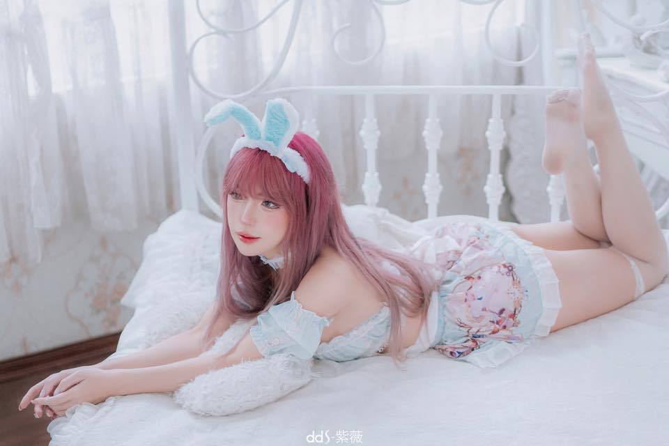 Chán nấu ăn, UNa To Uyen cosplay thành cô thỏ xinh đẹp "hớp hồn" anh em game thủ- Ảnh 3.