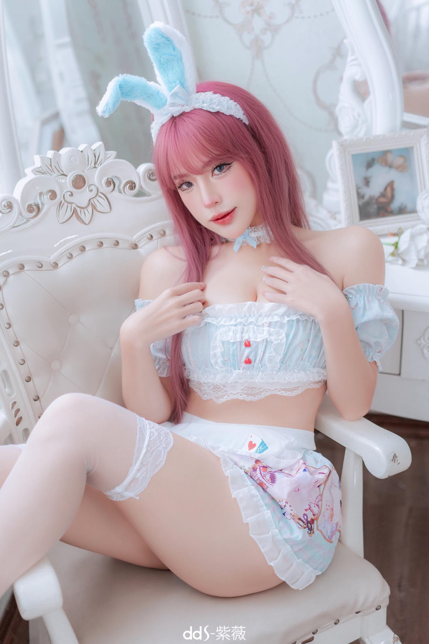 Chán nấu ăn, UNa To Uyen cosplay thành cô thỏ xinh đẹp "hớp hồn" anh em game thủ- Ảnh 2.