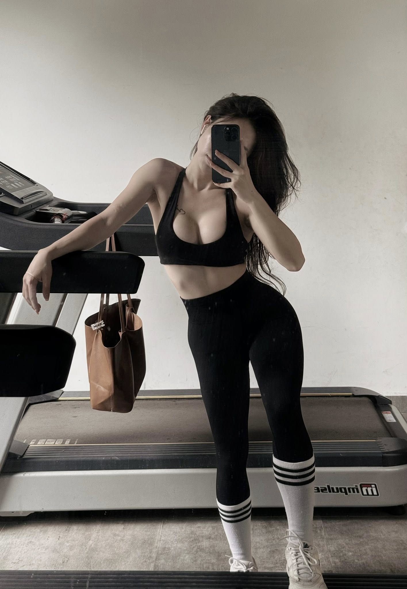 Khoảnh khắc gái xinh sân Pick phát khóc trước camera, hành trình độ dáng "bão táp"- Ảnh 8.