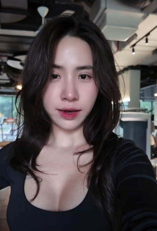 Khoảnh khắc gái xinh sân Pick phát khóc trước camera, hành trình độ dáng "bão táp"- Ảnh 5.