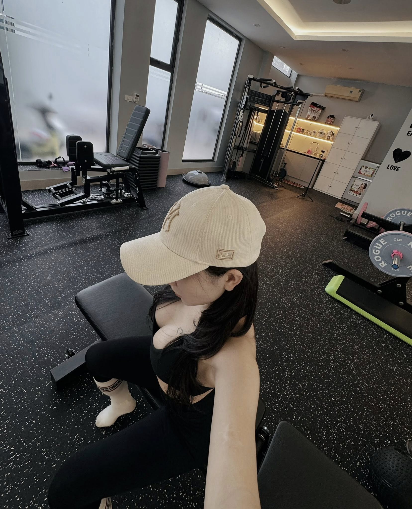 Khoảnh khắc gái xinh sân Pick phát khóc trước camera, hành trình độ dáng "bão táp"- Ảnh 9.