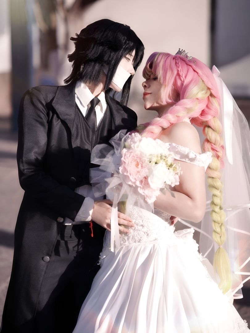Xà Trụ và Luyến Trụ tổ chức đám cưới? Bộ ảnh cosplay "chữa lành" trái tim fan Kimetsu no Yaiba- Ảnh 1.