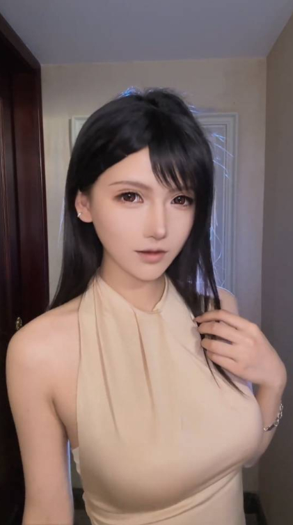 Xuất hiện Tifa "đời thực" gây sốt game thủ, cosplay đã giống, mặt mộc không trang điểm còn giống hơn- Ảnh 4. Xuất hiện Tifa "đời thực" gây sốt game thủ, cosplay đã giống, mặt mộc không trang điểm còn giống hơn- Ảnh 4.