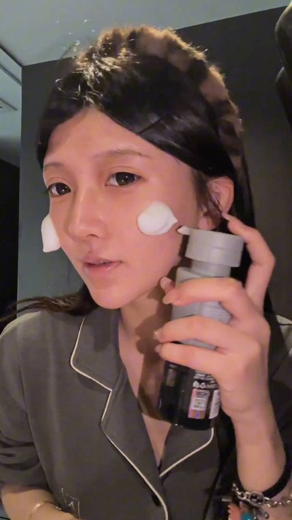 Xuất hiện Tifa "đời thực" gây sốt game thủ, cosplay đã giống, mặt mộc không trang điểm còn giống hơn- Ảnh 5. Xuất hiện Tifa "đời thực" gây sốt game thủ, cosplay đã giống, mặt mộc không trang điểm còn giống hơn- Ảnh 5.