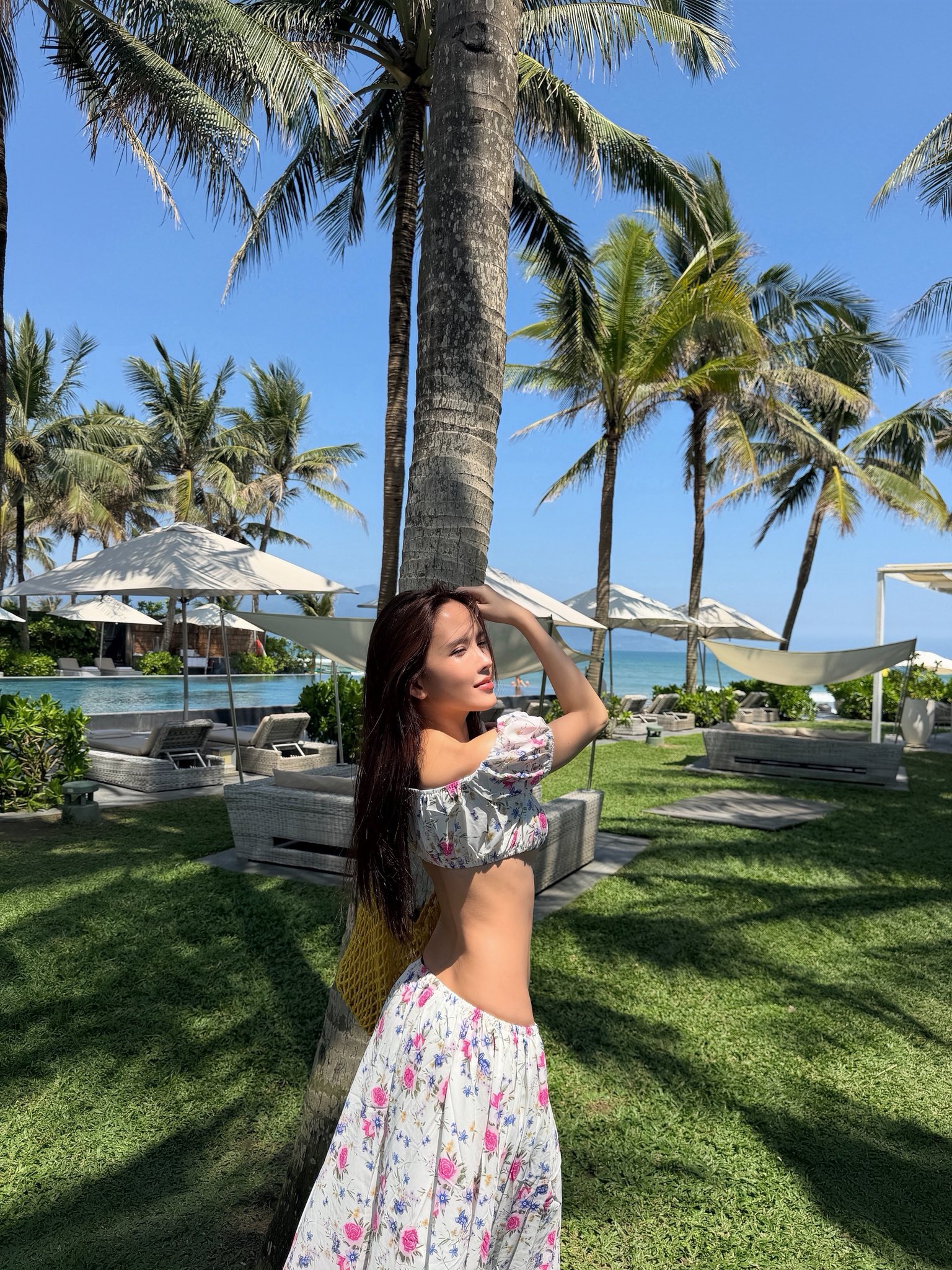 Hot girl họ Thiều khởi động đường đua bikini 2026: Vóc dáng chuẩn chỉnh khiến biển xanh cũng phải "dậy sóng"!- Ảnh 10.