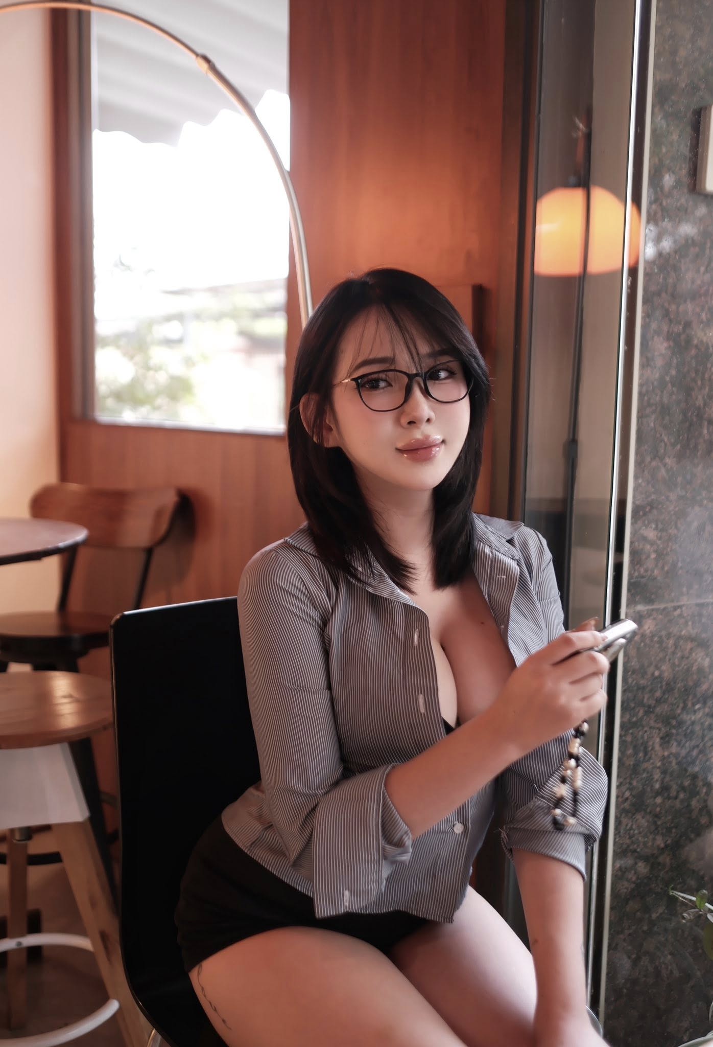 Không cần "hở bạo", hot girl này dẹp tan định kiến, chứng minh sức hút ngay cả từ những bộ đồ kín đáo- Ảnh 6.