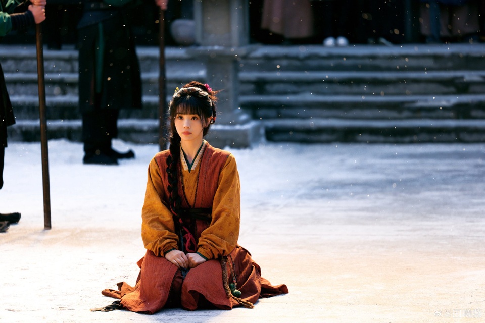 "Mỹ nhân đồ tể" dùng nhan sắc vạn người mê để hồi sinh sự nghiệp sau loạt scandal cạch mặt đồng nghiệp- Ảnh 1.