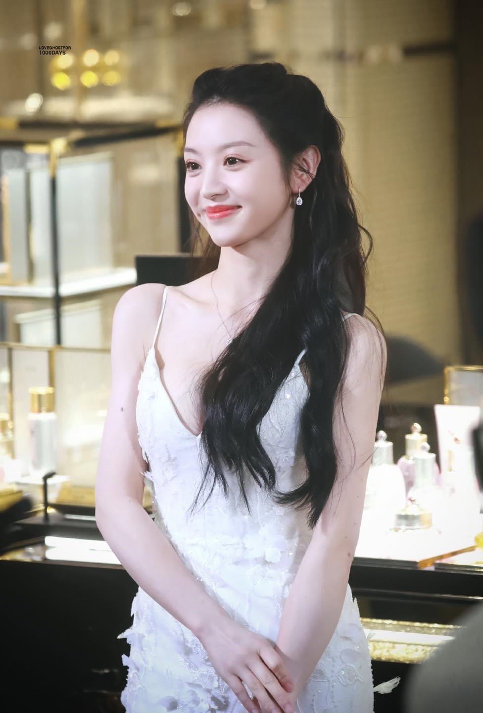 "Mỹ nhân đồ tể" dùng nhan sắc vạn người mê để hồi sinh sự nghiệp sau loạt scandal cạch mặt đồng nghiệp- Ảnh 9.