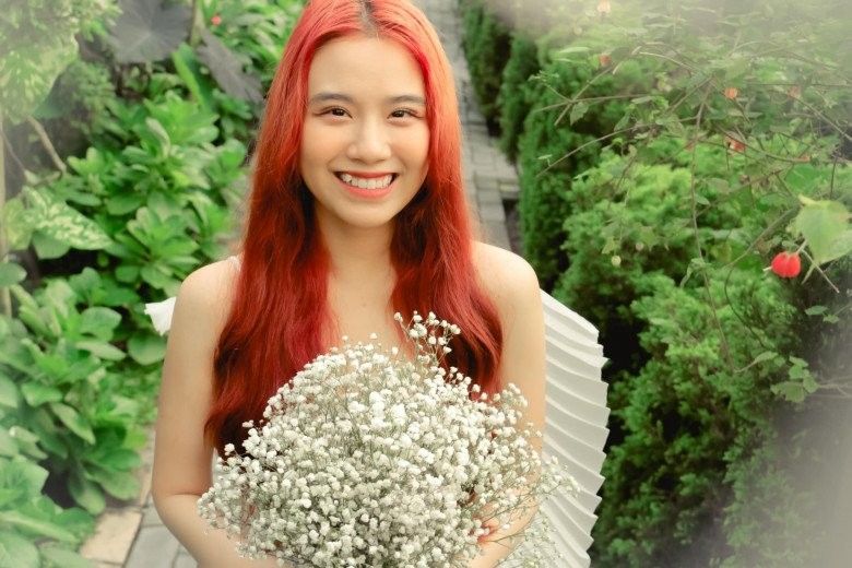 Linh Miu và cú lột xác từ hot girl trong sáng đến "thánh nữ" gợi cảm- Ảnh 1.