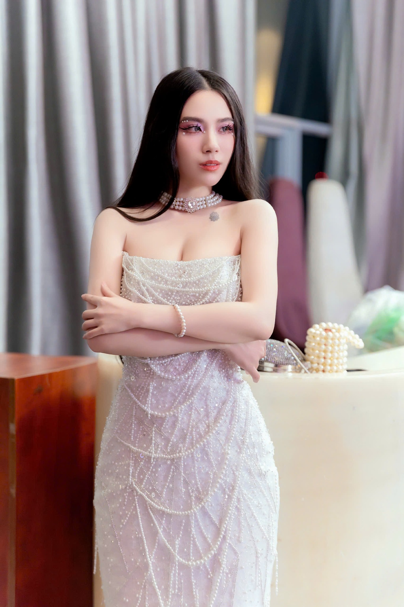 Linh Miu và cú lột xác từ hot girl trong sáng đến "thánh nữ" gợi cảm- Ảnh 3.