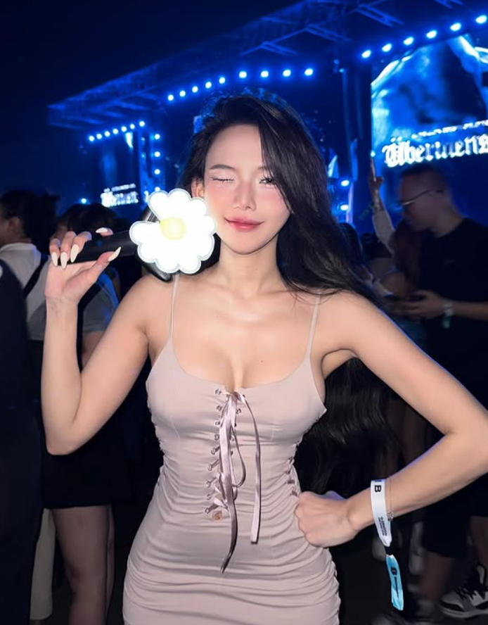 Gái xinh chia sẻ bài đăng về "tiêu chuẩn cao" nhưng điều khiến dân tình trầm trồ là nhan sắc đỉnh chóp!- Ảnh 15.