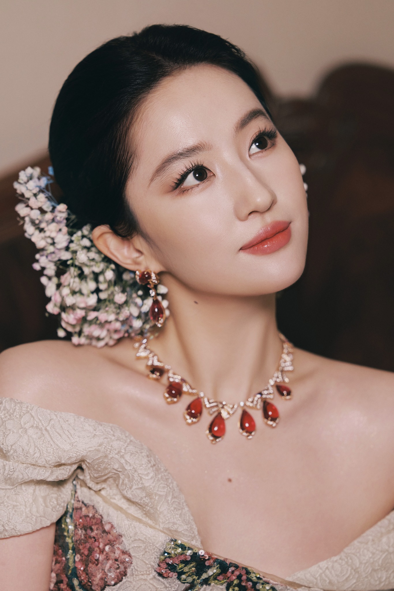 13 tuổi đã ra dáng đại mỹ nhân, cả showbiz có đúng 1 người: Ngũ quan “đúc từ khuôn vàng”, không làm minh tinh thì làm gì- Ảnh 3.