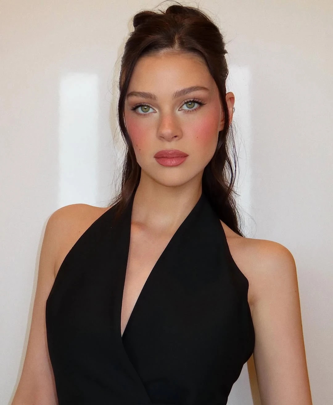 Nàng dâu tỷ phú nhà Beckham gây sốt với loạt ảnh táo bạo- Ảnh 4.