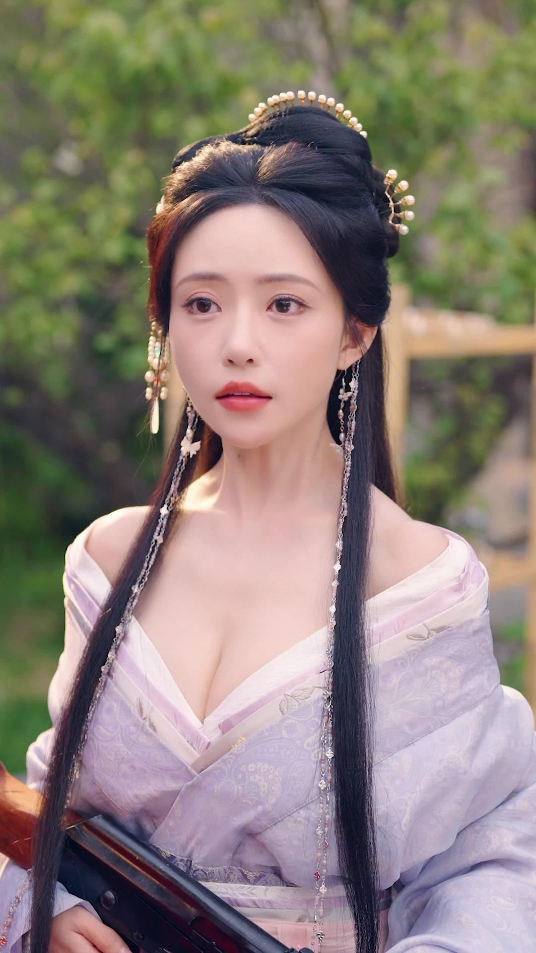 Nữ diễn viên bị sàm sỡ- Ảnh 4.