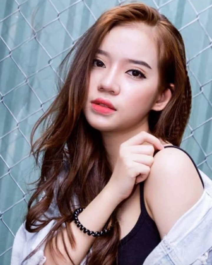 Nhan sắc thời chưa nổi tiếng của "chị Bờ Vai" bất ngờ gây sốt trở lại- Ảnh 2.