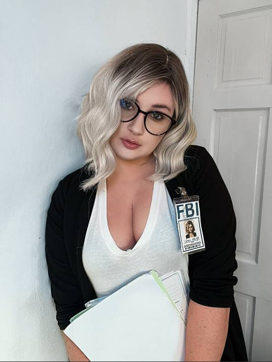 Game bom tấn ra mắt quá thành công, nữ chính bất ngờ có hàng loạt màn cosplay gợi cảm, người chơi ấn tượng mạnh- Ảnh 2.