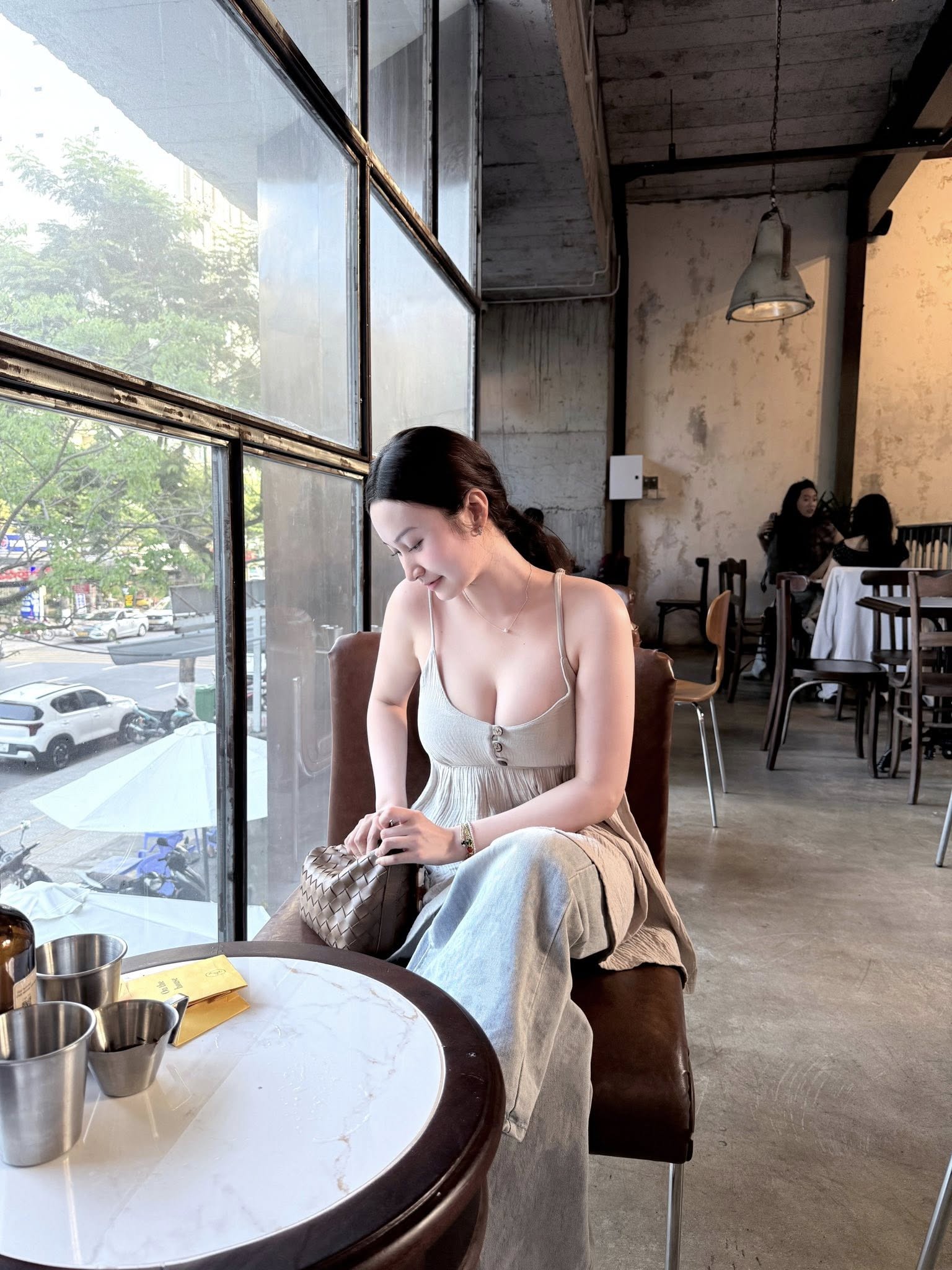 Danh tính gái xinh khiến fan vừa ngắm đã xuất khẩu thành thơ, loạt ảnh xem là thấy yêu đời!- Ảnh 1.