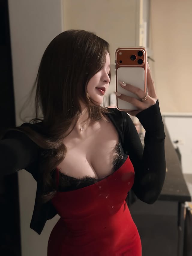 Bình An "mời" fan đi ăn tối, món chính chưa thấy đâu đã khiến người xem phải... "nuốt nước miếng"- Ảnh 1.