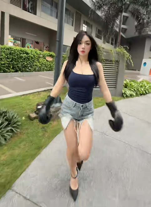 Trần Hà Linh thẳng tay "đấm" người xem trong video mới, thu hút gần 1 triệu lượt xem chỉ trong nháy mắt- Ảnh 2.