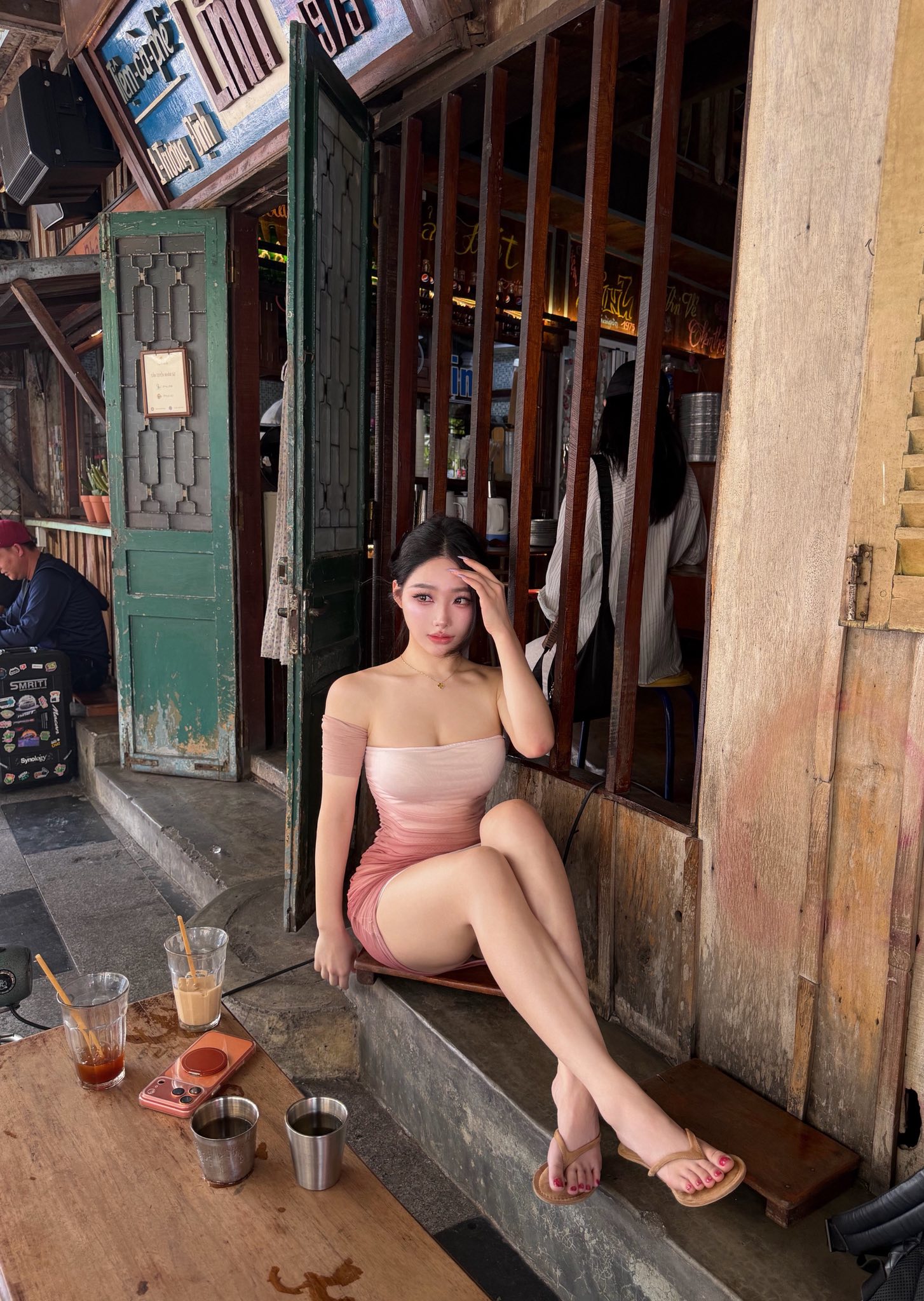 Bất ngờ xuất hiện ở Việt Nam, idol 2.7 triệu follow khiến dân tình "chao đảo"- Ảnh 3.