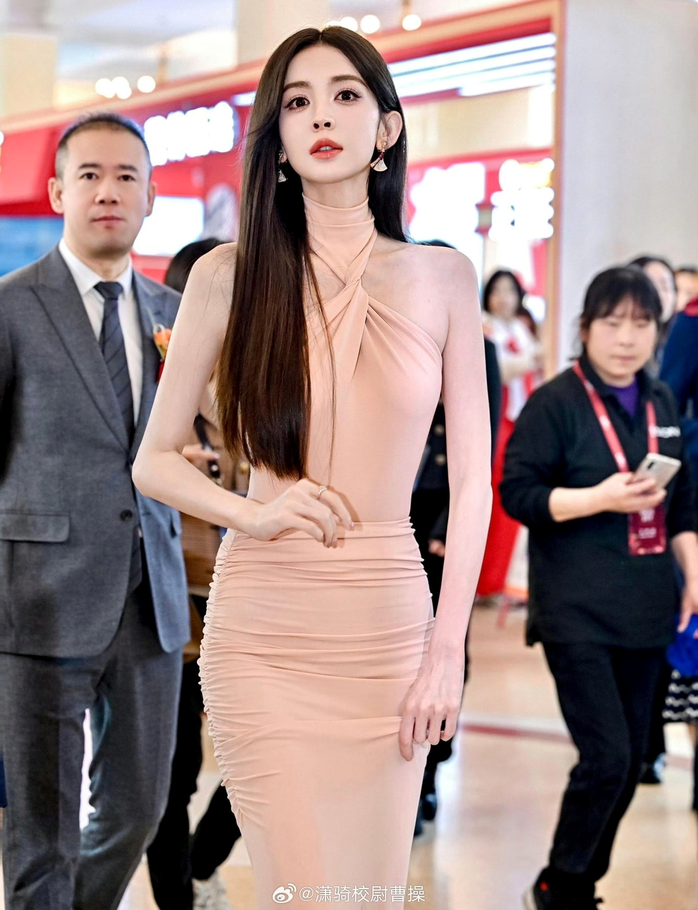 Hỏi khắp Trung Quốc ai dám tự nhận đẹp hơn mỹ nhân này: Nữ thần của các nữ thần, ngắm ngàn lần không chán- Ảnh 2.